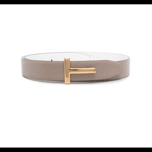 T-buckle leather belt